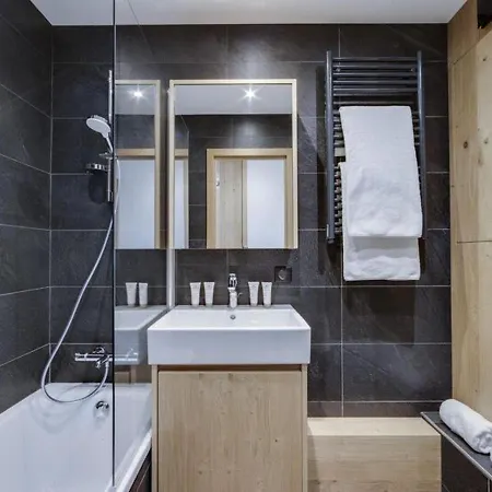 3 Pieces Avec Parking, Wifi, Et Proche Remontees A - Fr-1-567-90 Apartment *